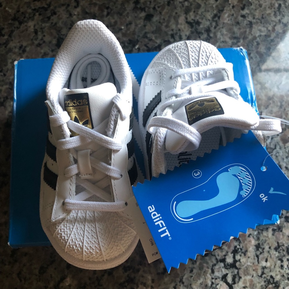 Adidas ‘Superstar’ Toddler Shoes - Sz 6